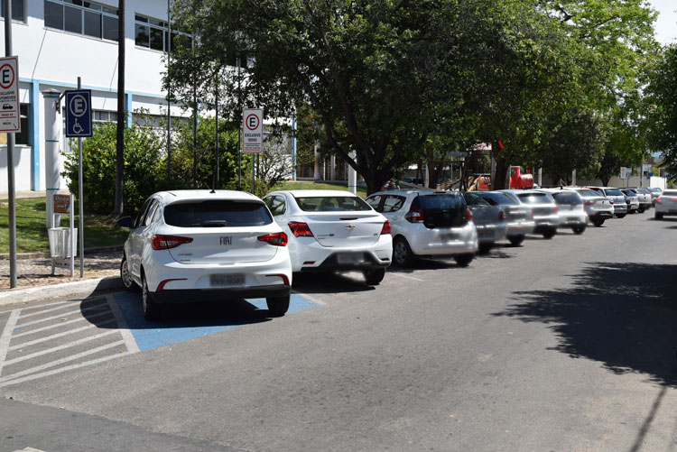 Brumado: Comércio pede espaço livre na zona azul e SMTT diz não após dois anos de omissão para debates