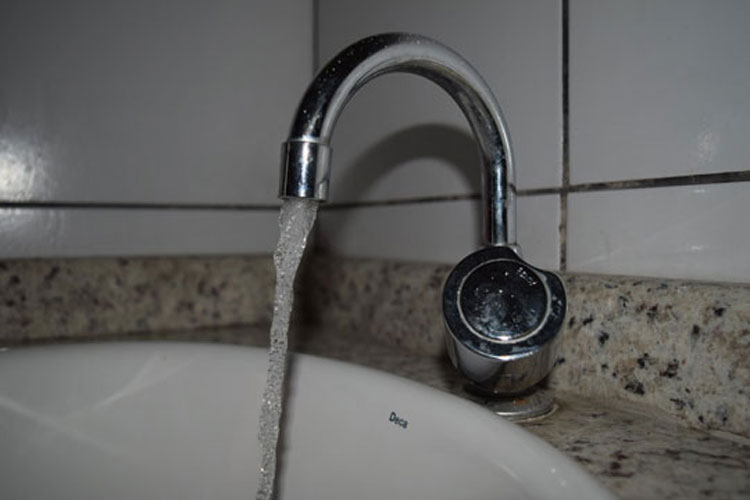 Brumado: Consumidores formam grupo para monitorar água nas torneiras e cobram corte de ar nos hidrômetros