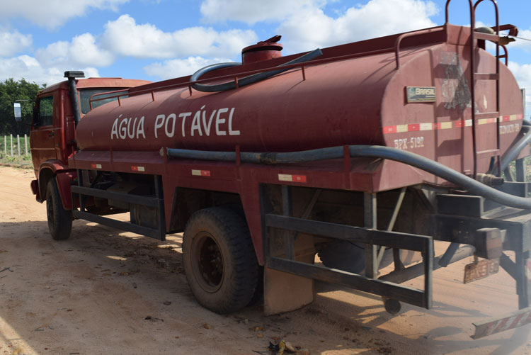 Rio do Antônio e Guajeru podem ficar sem abastecimento por falta de combustível em caminhões-pipa