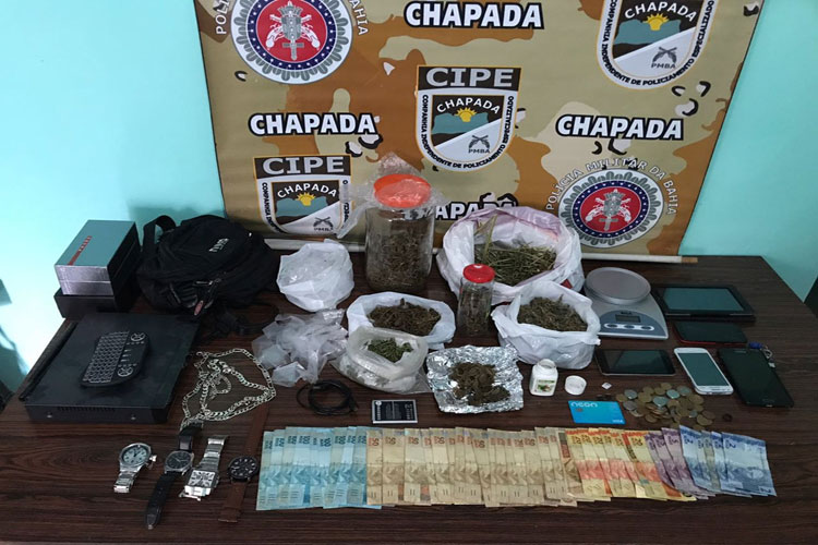 Cadeirante e esposo da secretária de saúde de Mucugê é preso por tráfico de drogas