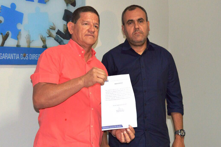 Caculé: Prefeito assina Ordem de Serviço para obras na Praça de Esportes Antônio Fróis