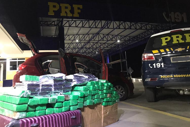 Vitória da Conquista: PRF apreende 100 kg de drogas escondidas em veículo de passeio