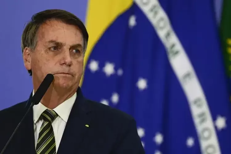 Após quatro meses, Bolsonaro confirma que retornará ao Brasil nesta quinta