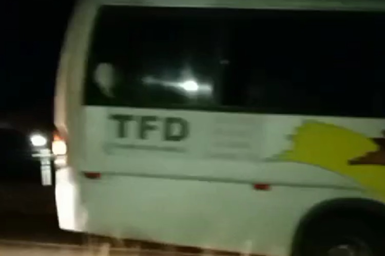 Brumado: Pacientes do TFD ficam 2 horas parados na estrada após ônibus quebrar