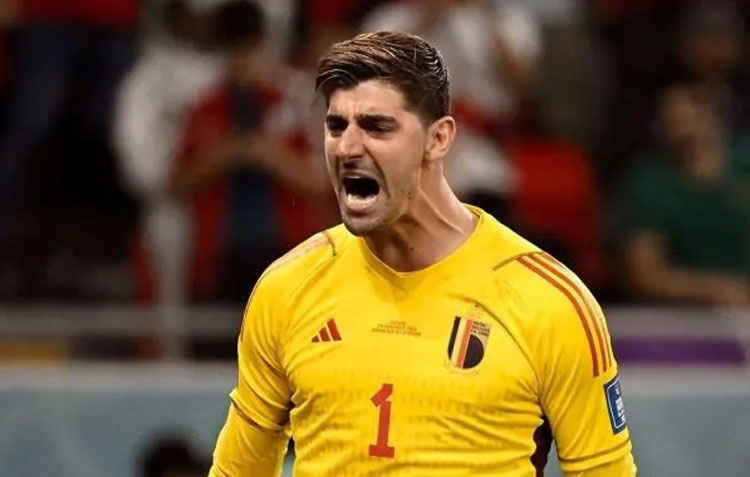 Bélgica sofre, mas bate Canadá por 1 a 0 com pênalti defendido por Courtois