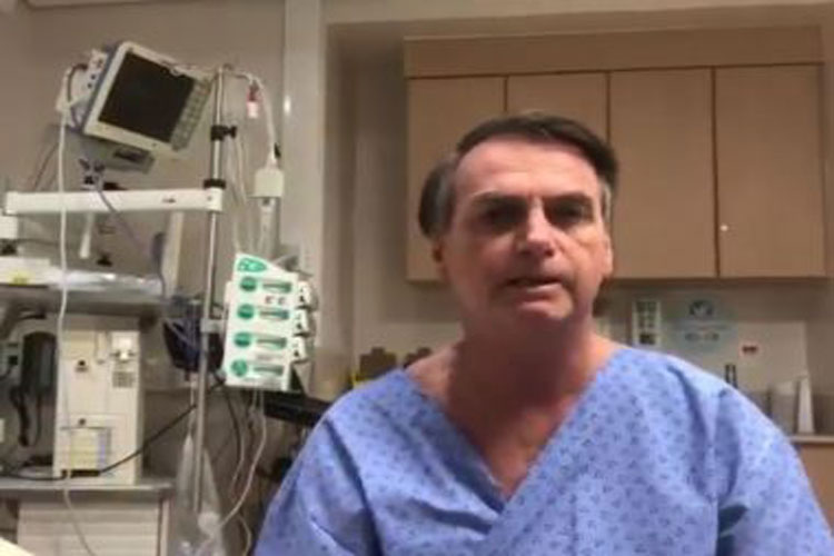 Cirurgia de Bolsonaro termina 'com êxito' após quase 9h em São Paulo