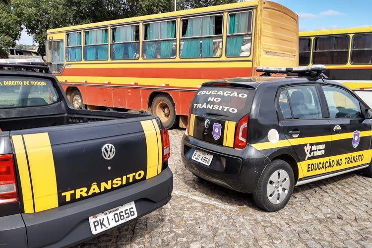 Brumado: Ônibus apreendido com motorista infectado com a Covid-19 passará por desinfecção