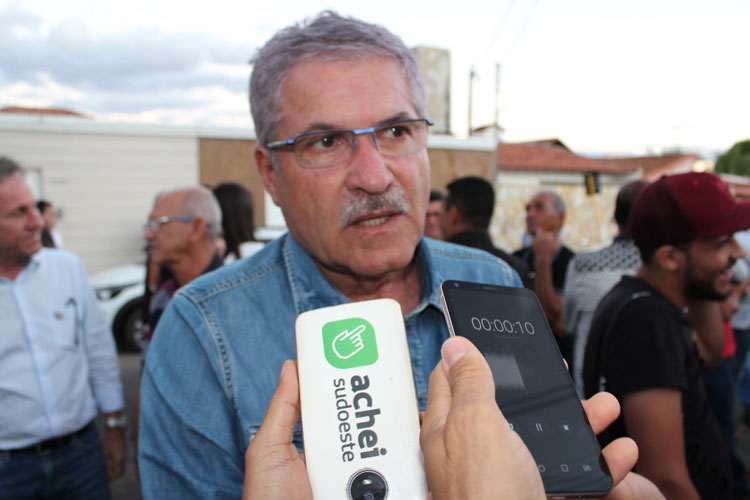 Zé Rocha diz não a aumento de salários e prega redução de assentos no congresso nacional