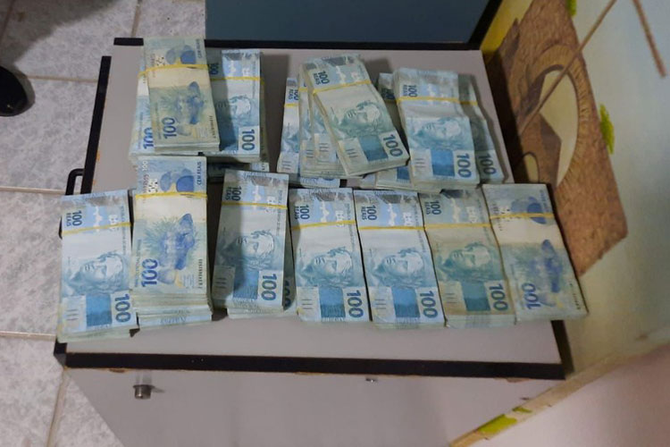 Prefeito de cidade de São Mateus, no Espírito Santo, é preso com R$ 400 mil em casa