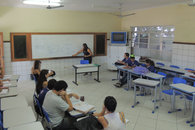 Brumado: Professores da rede municipal de ensino ganham reajuste salarial