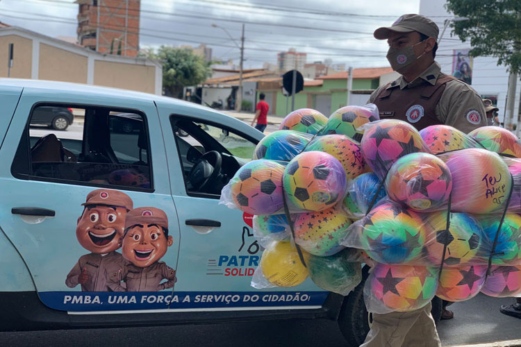 Patrulha Solidária distribui 8 mil brinquedos em Vitória da Conquista