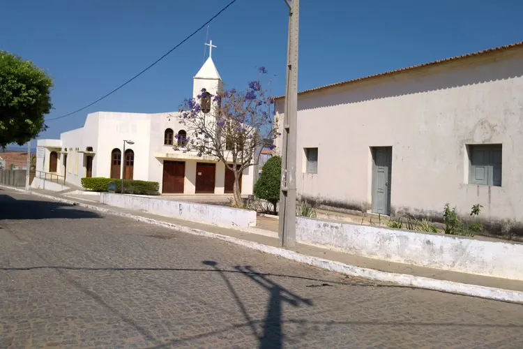 Enteado de 22 anos ameaça matar a madrasta de 27 em Guajeru