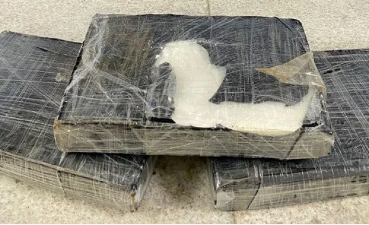 PRF apreende 3,2 kg de cocaína e prende mulher por tráfico de drogas em Vitória da Conquista