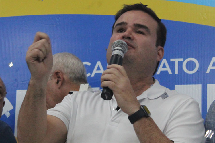 'Política Nacional tem uma polarização muito dura', diz Cacá Leão em Brumado