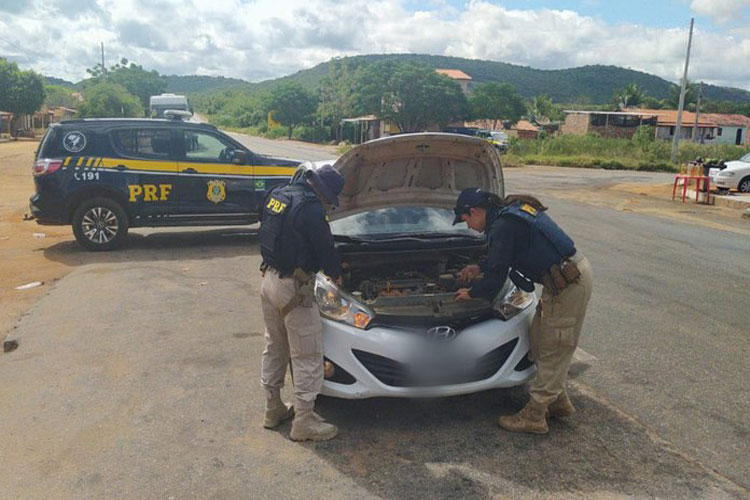 Lagoa Real: PRF recupera carro roubado em abordagem no Trevo do Pancadão