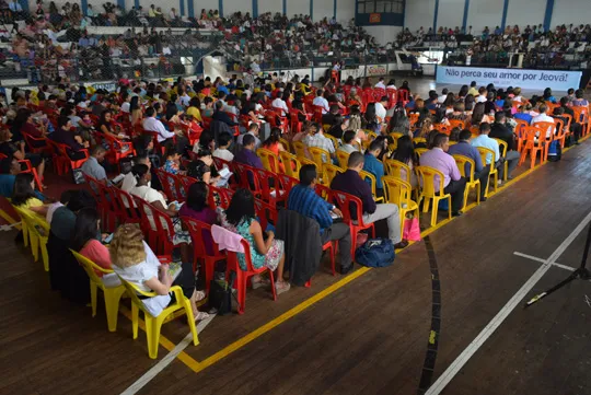 Testemunhas de Jeová voltam a realizar congresso presencial em Brumado