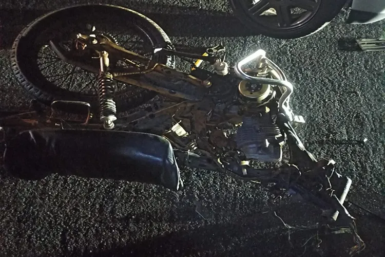 Moto parte ao meio e condutor morre após colisão na BR-030 em Guanambi