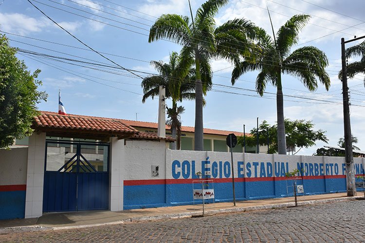 Caculé: Professores da rede estadual realizam paralisação três dias após visita de Rui Costa