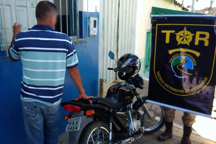Polícia Rodoviária Estadual apreende motocicleta com restrição de roubo em Anagé