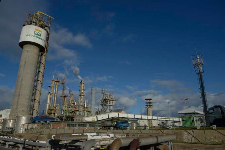 Petrobras reduz preço do diesel e da gasolina nas refinarias