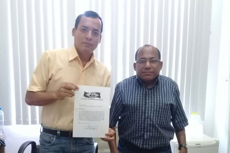 Brumado: PTC entrega carta de desligamento ao vereador José Santos