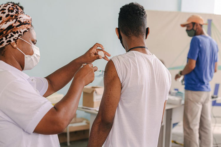 Bahia tem quase 3 milhões de pessoas com dose de reforço da vacina contra a Covid-19 atrasada