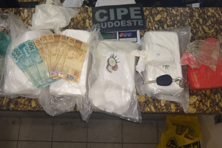Vitória da Conquista: Cipe Sudoeste encontra cocaína avaliada em R$ 60 mil