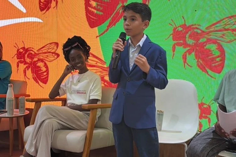 Jovem estudante de Paramirim brilha durante participação na COP30