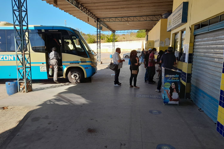 Bahia exige comprovante de vacina para usar transporte intermunicipal