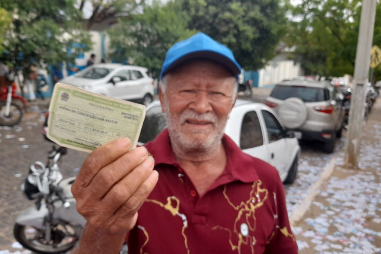 Brumado: 'De mamando a caducando, todo mundo tem que vir votar', diz idoso