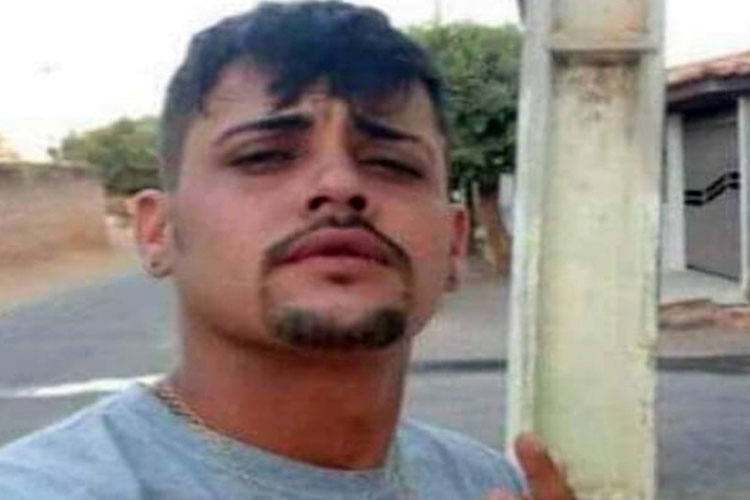 Brumado: Jovem baleado no Bairro Baraúnas morre após quase trinta dias na UTI