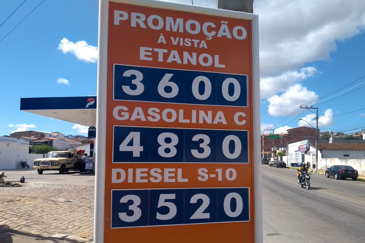 Preço da gasolina volta a cair em Brumado