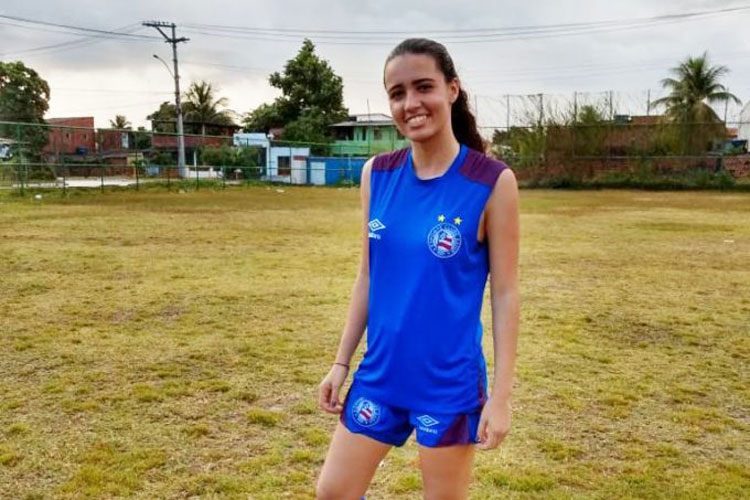 Leslen se torna a primeira atleta caculeense a atuar em uma equipe profissional