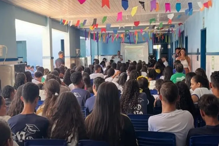 4ª CIPM participa de palestra sobre os riscos do cigarro eletrônico em Rio do Pires
