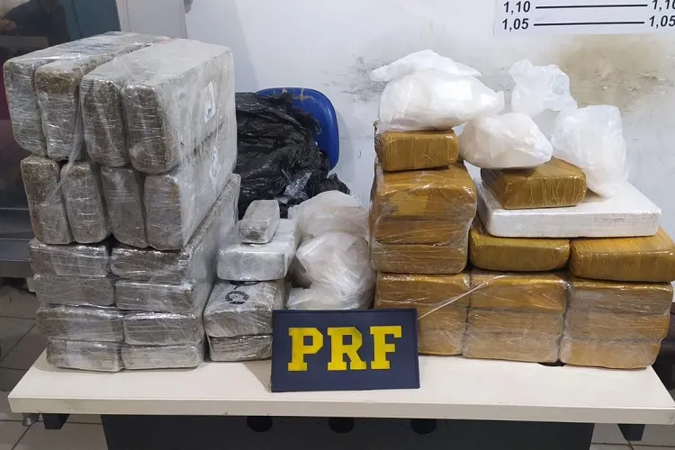 PRF apreende 17 kg de cocaína e 15 kg de maconha em Vitória da Conquista
