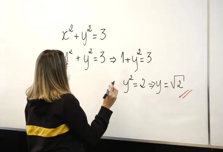 Sete a cada dez alunos brasileiros de 15 anos não aprenderam o básico em Matemática, diz Pisa