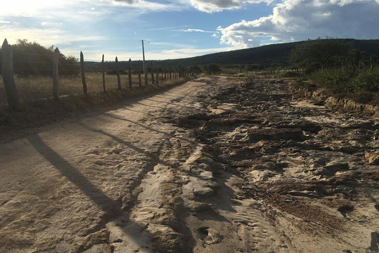 Brumado: Moradores cobram melhorias nas estradas vicinais no interior do município