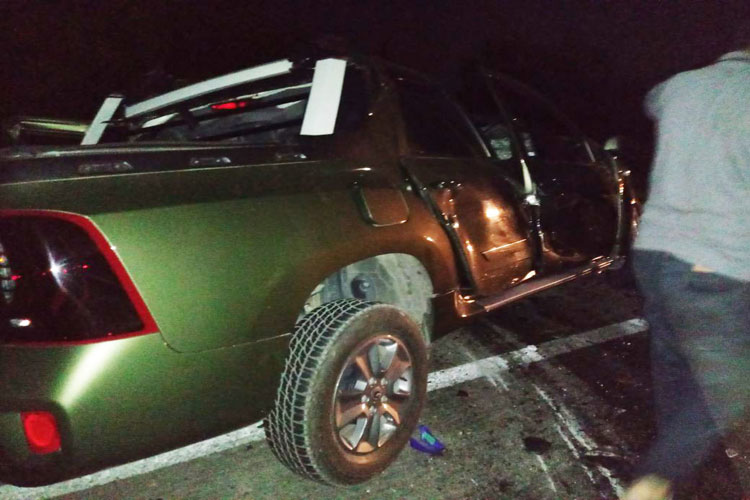 Vitória da Conquista: Motorista de caminhonete morre após invadir pista contrária e bater em carreta