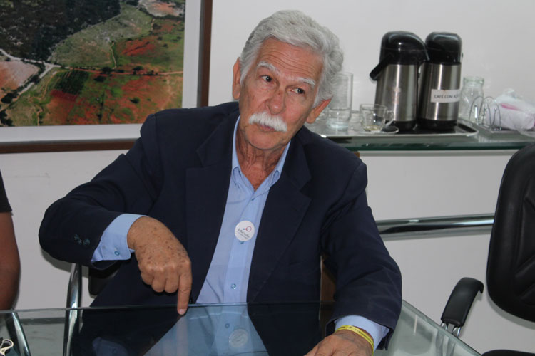 Em Brasília, prefeito cobra de deputados votados em Brumado recursos para o município