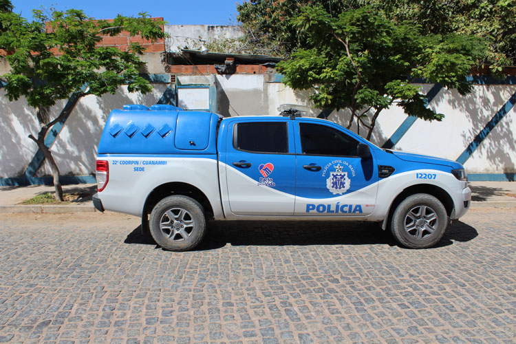 Guanambi: Mulher tem carro roubado enquanto filho de 2 anos dormia no banco de trás