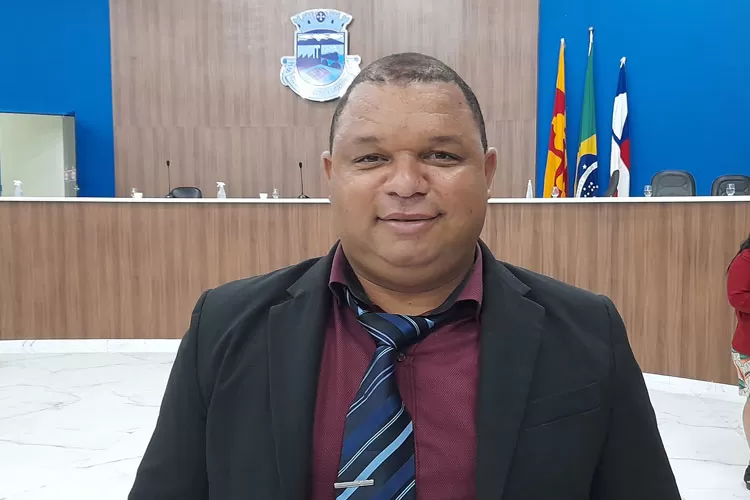 'Prefeito é um mentiroso, encantador de serpentes', dispara vereador na Câmara de Brumado