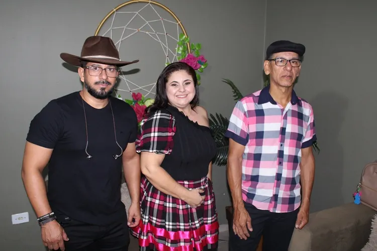 Fulô de Mamulengo leva alegria e muita tradição na abertura do São João de Macaúbas