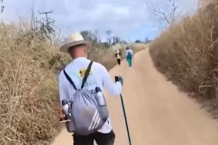 Idosos peregrinos partem em caminhada de 420 km até santuário em Bom Jesus da Lapa