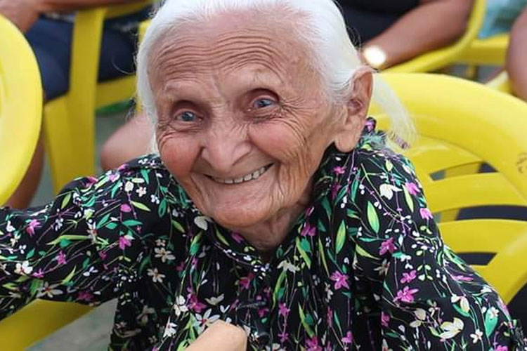 Idosa de 106 anos pode ter sido morta a pauladas por causa de R$ 30