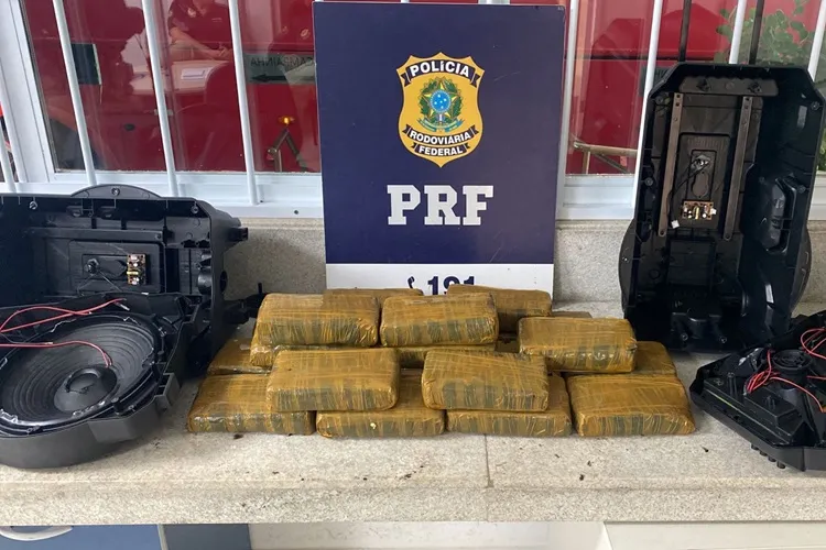 PRF apreende 20 kg de pasta base de cocaína avaliada em R$ 2,4 milhões em Conquista