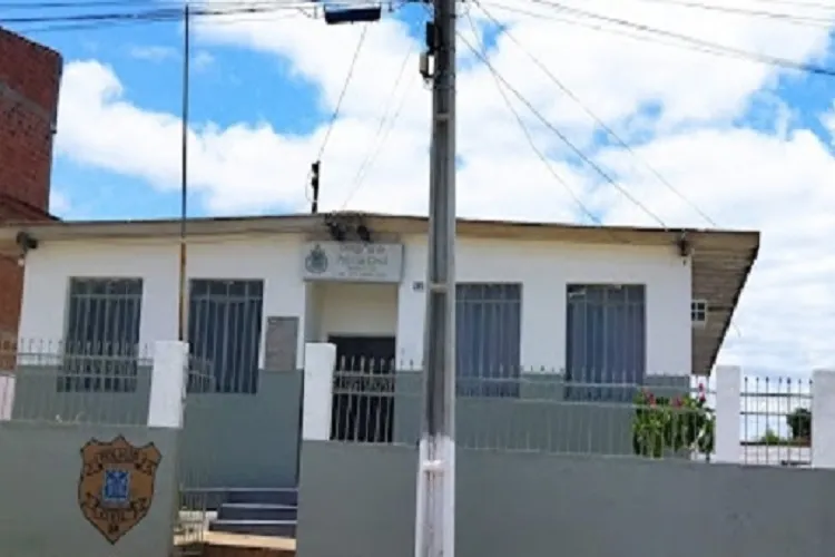Homem de 41 anos com facão ameaça vizinho de morte durante disputa de terra em Tanhaçu