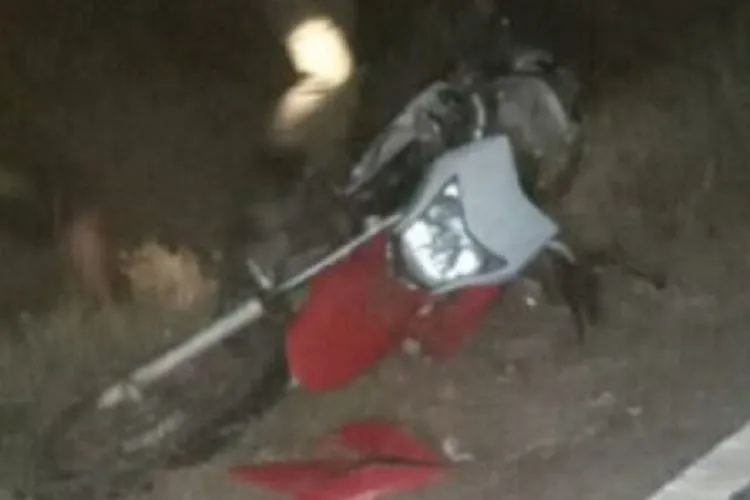 Motociclista invade pista contrária e bate em caminhonete na BA-026 na cidade de Guajeru