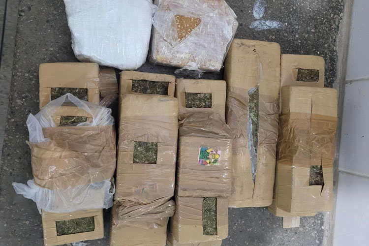 Brumado: PRE encontra 10 kg de drogas em bagagem de adolescente na BA-262