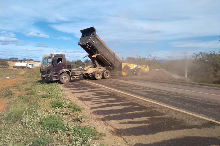 Brumado: Prefeitura inicia obras de construção de rotatória de acesso à faculdade de medicina na BA-262