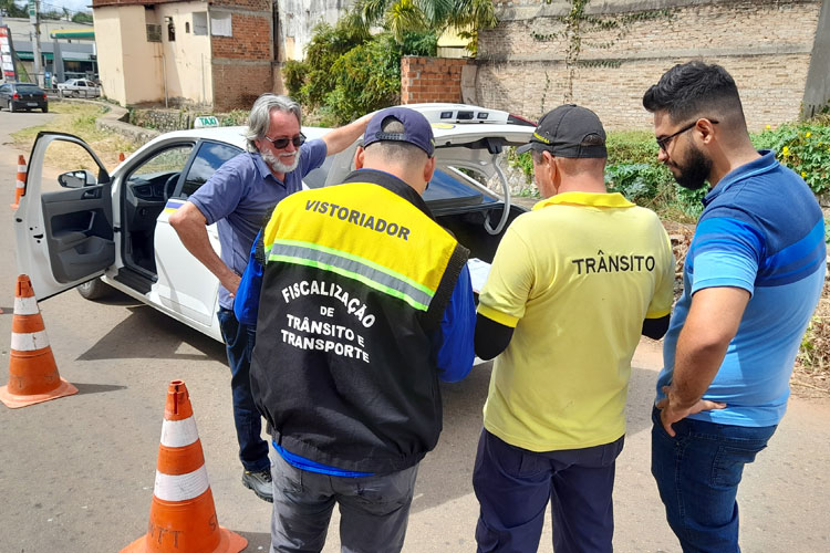 SMTT inicia vistoria no transporte escolar, de passageiros e de carga em Brumado